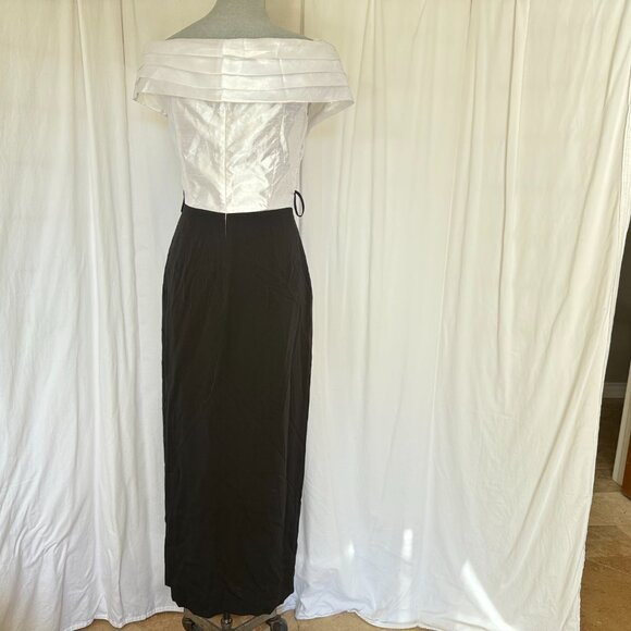 BB Collections Blk white Off Shoulder Crepe Twisted Front Taffeta Gown Dress 8 - Picture 6 of 7